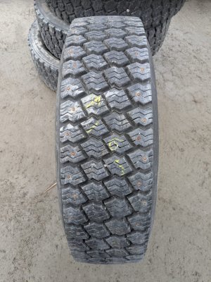 4st Beggade 305/70R22.5 med dubb